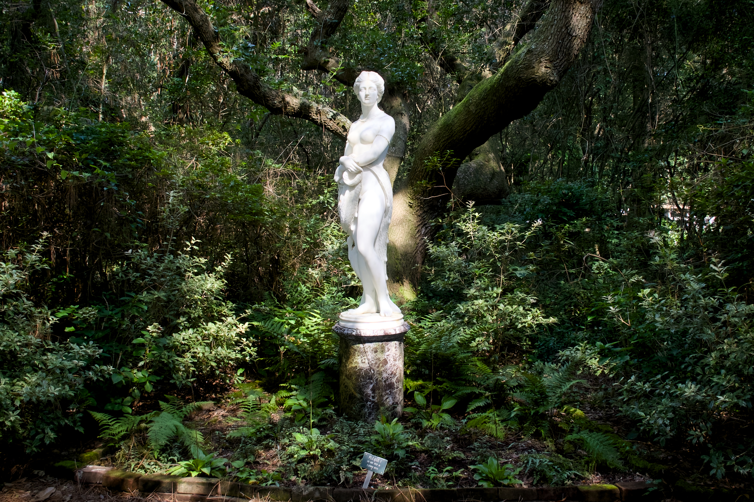 Virginia Dare Monument